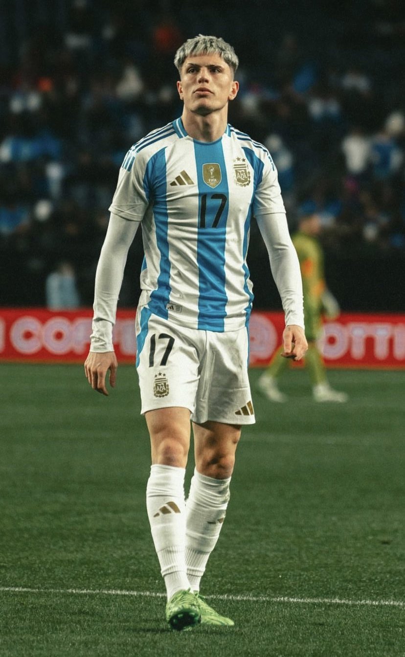 Man United’s Alejandro Garnacho impresses with a 91% passing accuracy and 75% dribbling success for Argentina.