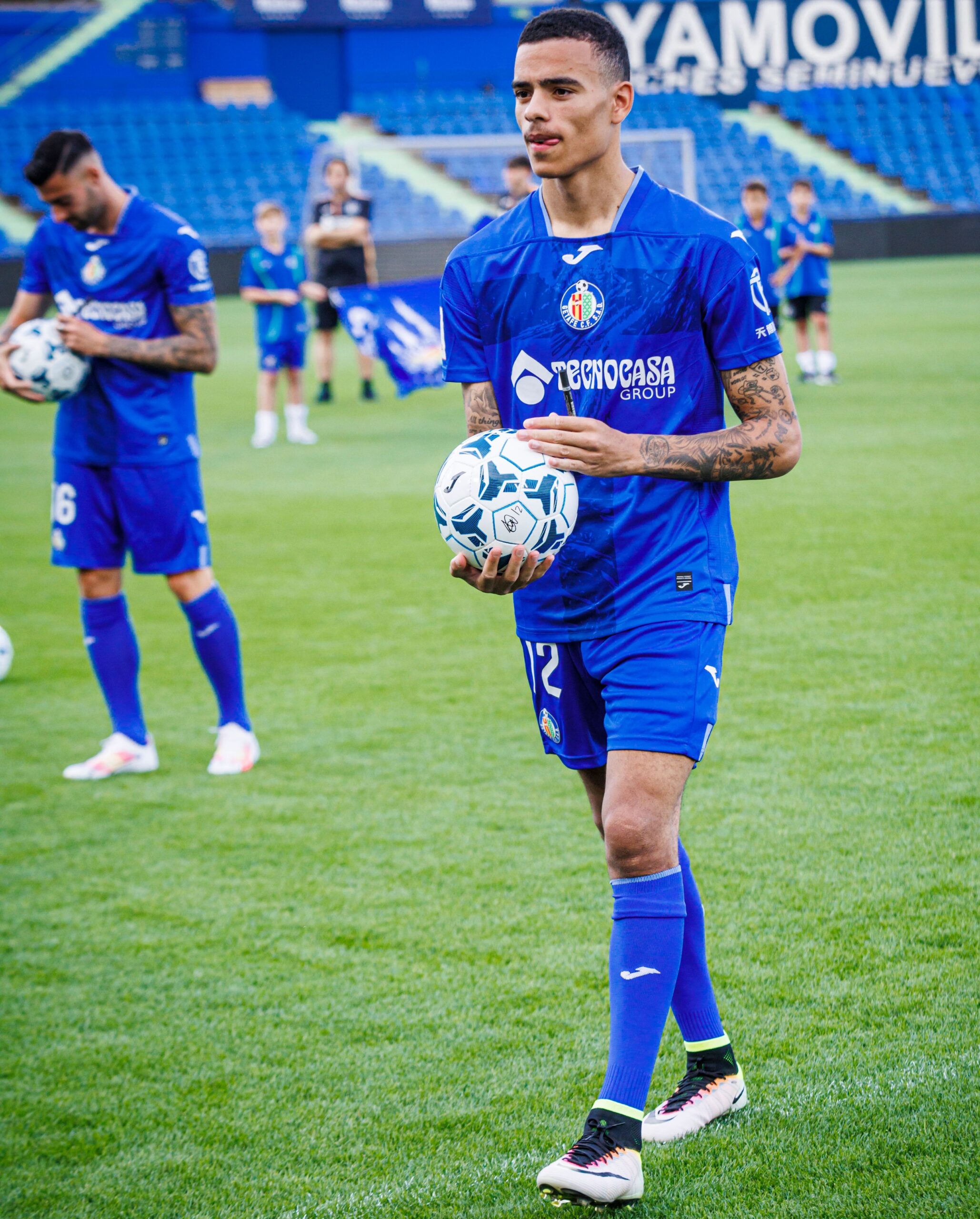 Man Utd’s outcast star Mason Greenwood trains with 7-year-old shoes at Getafe after being abandoned by Nike ‎