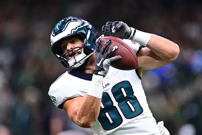 As ESPN confirmed and announced, it is to be announced that the New York Jets are reported to be in talks with the Philadelphia Eagles tight end, who formally turned down the Cleveland Browns 3-year, $76.8 million contract deal last transfer window due to a misunderstanding between him and the Eagles head coach before the contract, as confirmed and announced by ESPN 3 minutes ago. It is confirmed that he has officially terminated his contract with the Philadelphia Eagles, and the New York Jets are now reaching a deal with him, and he is set to join the New York Jets in the next 3 hours due to…