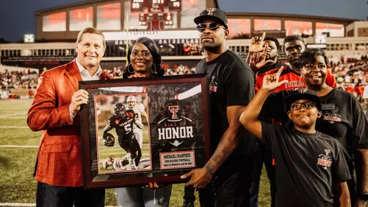 former Texas Tech football standout and two-time Biletnikoff Award winner Michael Crabtree has officially accepted a newly created coaching position within the Texas Tech University football program