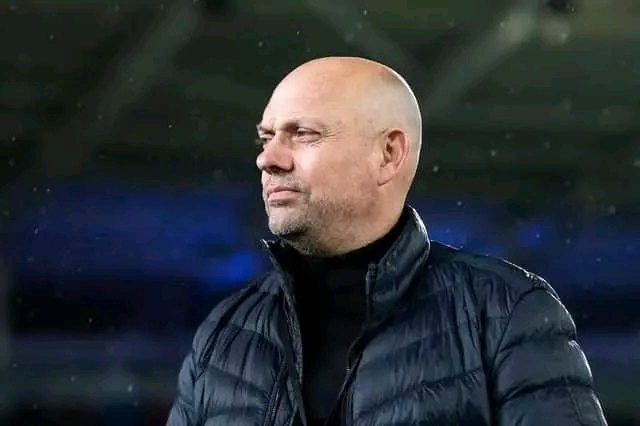 RFL match officials chief offers public apology to Castleford Tigers after clear error